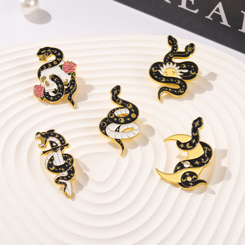 Cartoon Cute Snake-shaped Surround Alloy Brooch Men And Women Couples Dripping Oil Badge Accessories