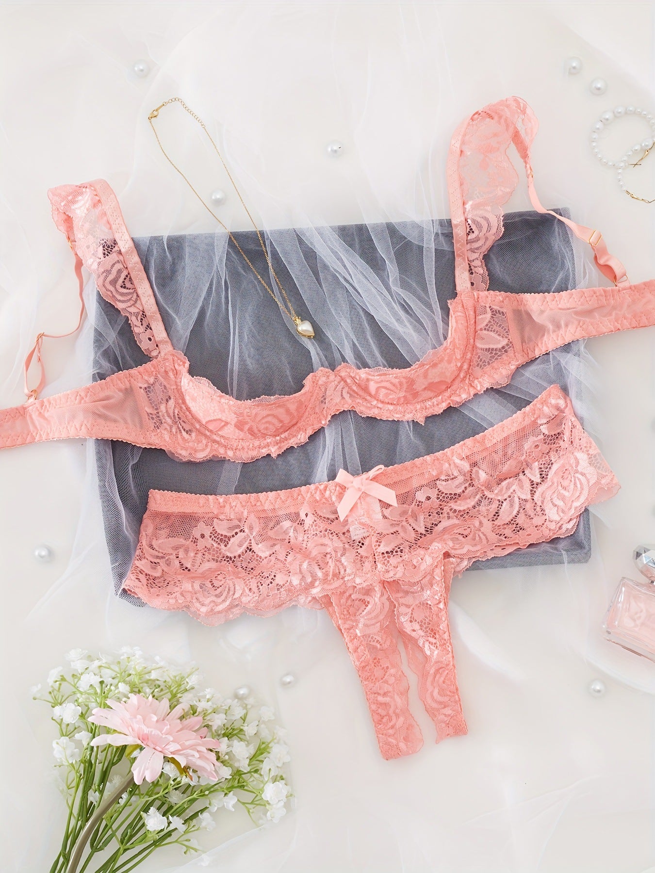 Cute Girl-Style Lace Bra And Underwear Set